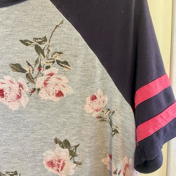 Baseball floral tee - Picture 3 of 5